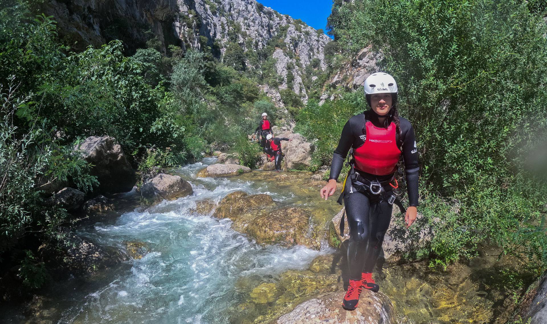 Vatrogasac Toni: Nakon gašenja požara bacam se sa stijena