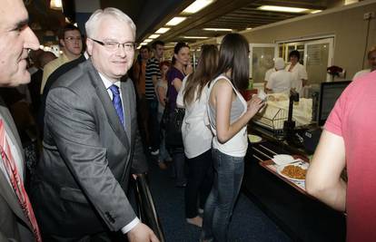Josipović: Vjerojatno neću dati potpis za referendum