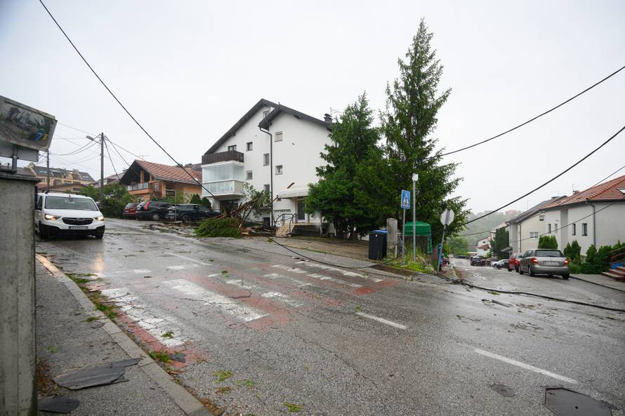 Zagreb: Nevrijeme rušilo stabla i vodove u naselju Mikulići