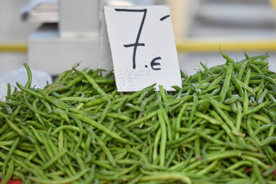 Šibenik: Subotnja ponuda vo?a i povr?a na gradskoj tržnici