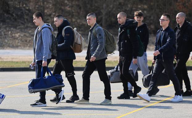 Ministar Anušić i general Kundid na prvom danu TVO-a na Slunju