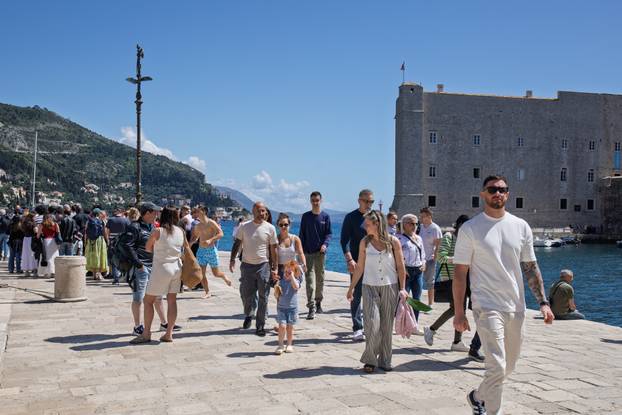Dubrovnik: Velik broj turista za uskrsne blagdane u gradu