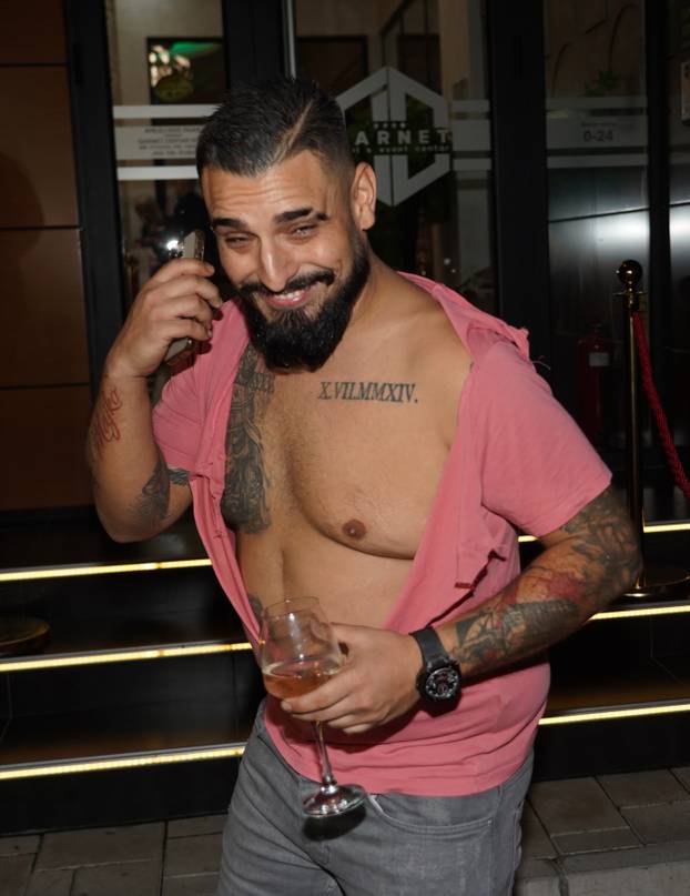 Beograd: Darko Lazić  proslavio rođenje kćeri