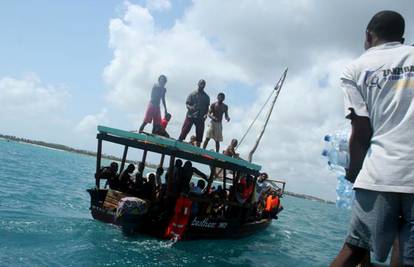 Potonuo trajekt: 163 ljudi se utopilo, mnogo djece mrtvo