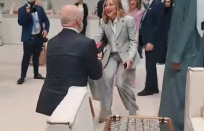 VIDEO Ljubav na koljenima: Šef albanske vlade Rama je Meloni otpjevao pjesmu za rođendan...