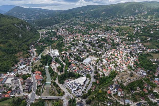 Jajce: Povijesni grad poznat po svojem veličanstvenom  vodopadu