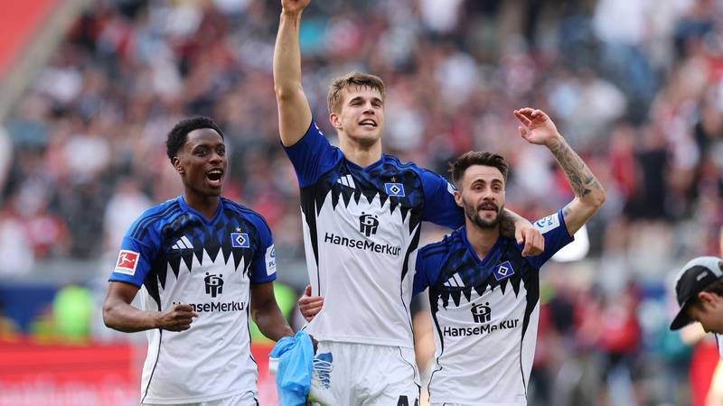 Zvijezdi 'vatrenih' prijeti druga liga, a velikani čekaju u redu. Što slijedi za Luku Vuškovića?