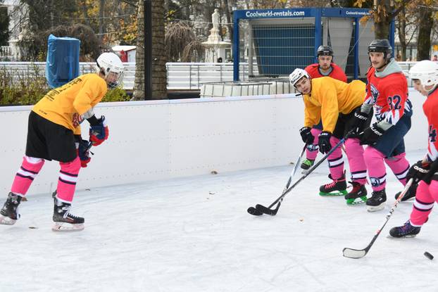 Na otvorenju klizališta u Bjelovaru glavna atrakcija bili su zagrebački klizači i bjelovarski hokejaši