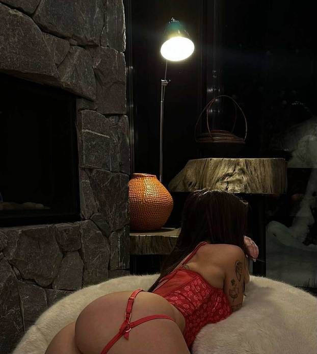 FOTO Kreatorica sadržaja za odrasle otkrila studentima ono što se ne uči iz knjiga!