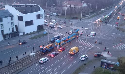 Tramvaj iskočio iz tračnica na Držićevoj: Promet normaliziran