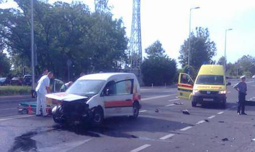 U sudaru Audija i Caddyja dvoje ljudi teško ozlijeđeno