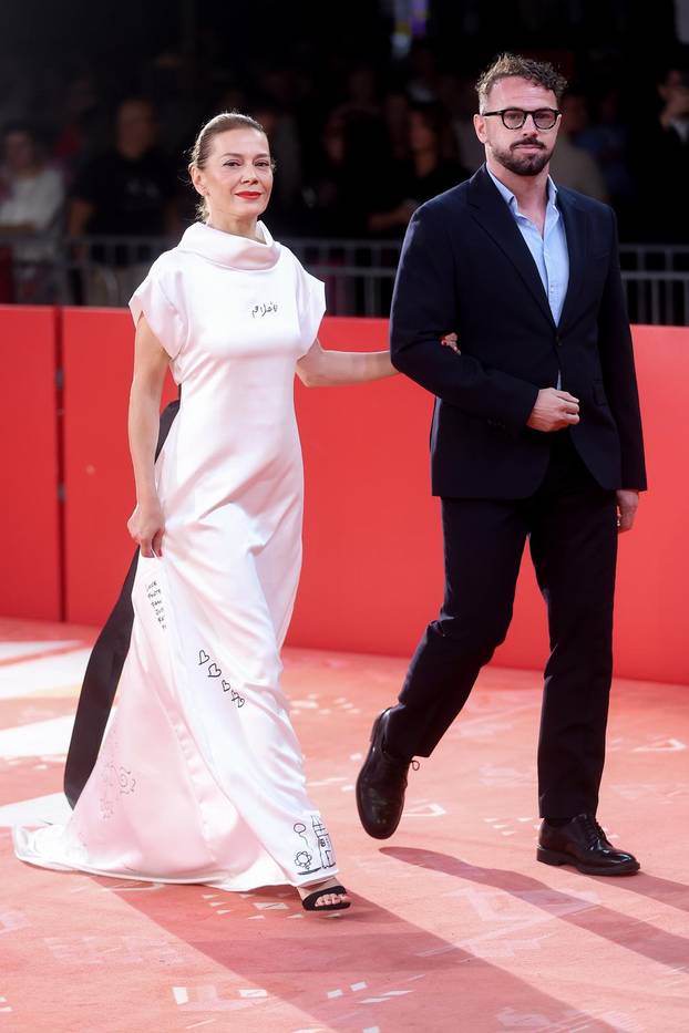 Prolazak filmskih zvijezda drugim crvenim tepihom na Sarajevo Film Festivalu