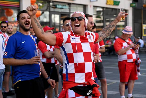 Rotterdam: Navijači u gradu prije utakmice Hrvatske i Nizozemske