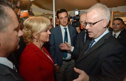 'Hrvatska je pred bankrotom, a Josipović želi mijenjati Ustav'
