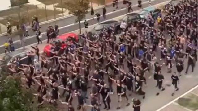 VIDEO Sramota u Milanu! BBB-i salutirali ustaškim pozdravom, privedeno više od 40 navijača