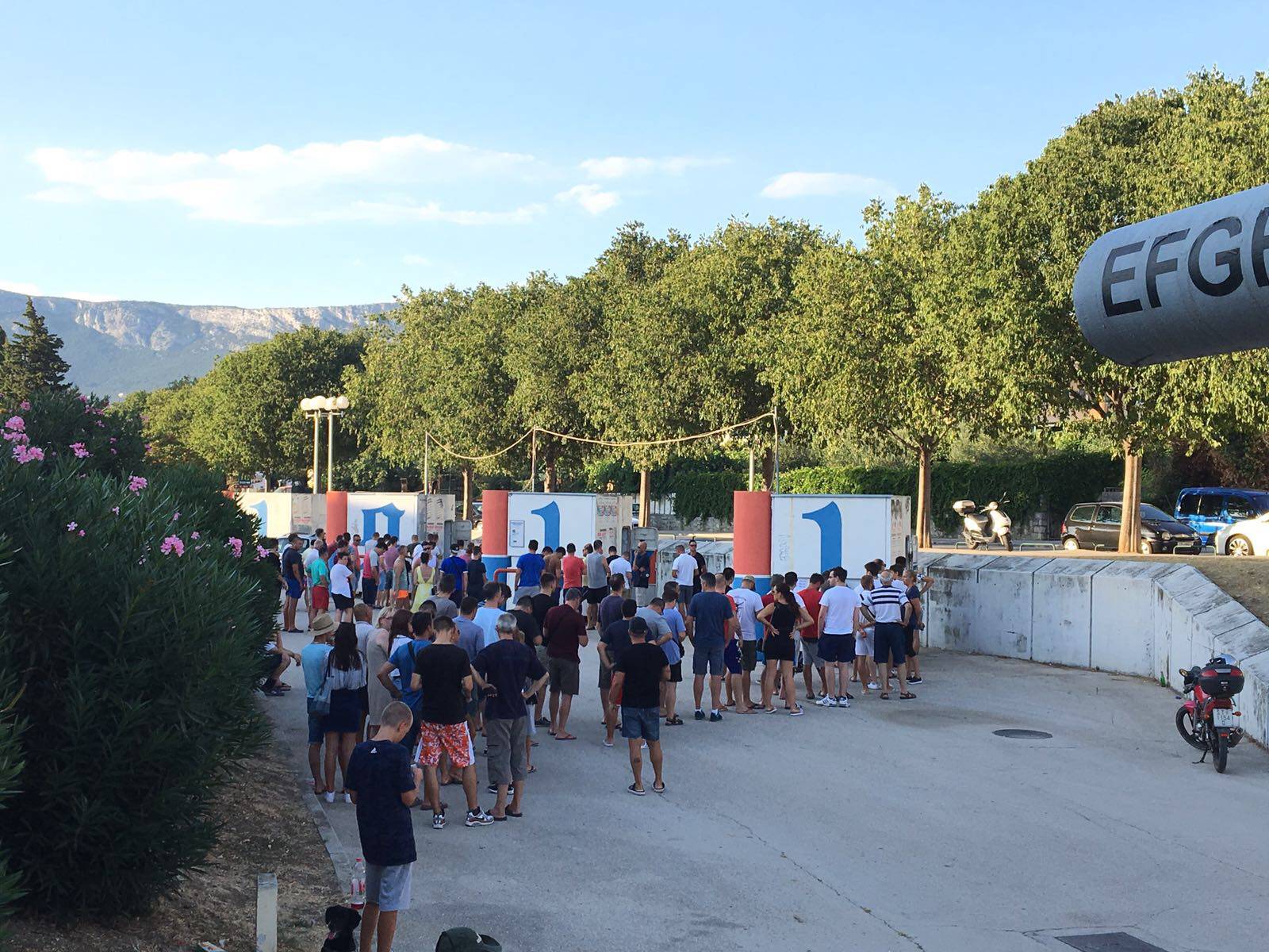 Hajdukovci navalili po ulaznice, Kos moli navijače da pripaze...