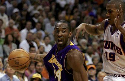Kobejevih 50 donijelo Lakersima “play-off”