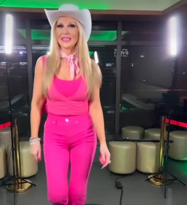 FOTO 'Bila sam muškobanjasta, ali uložila sam u izgled i sada sam savršena poput Barbie!'