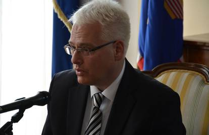 Ivo Josipović: Razmišljam o tužbi protiv Milijana Brkića