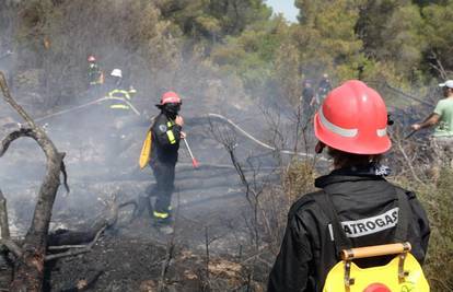 Zlarin: Žene i djeca bježali su iz kampa pred požarom