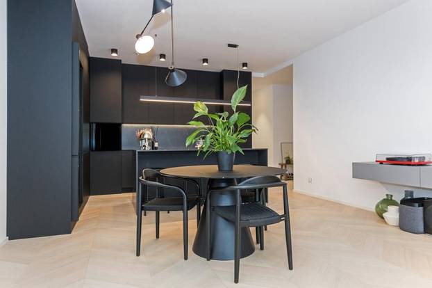 FOTO Prodaje se stan u srcu popularnog zagrebačkog kvarta - vrijedi li skoro milijun eura?