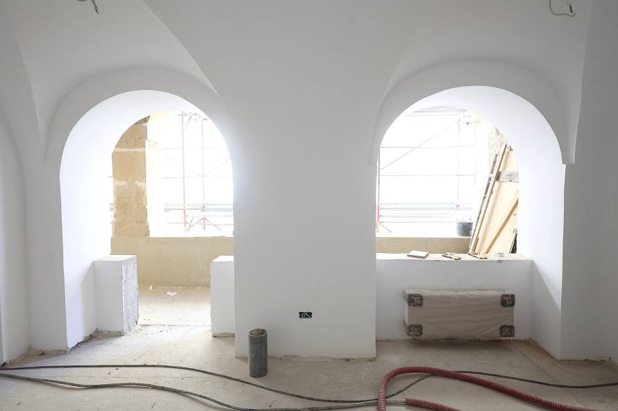 Zagreb: Radovi na gimnaziji Tituša Brezovačkog