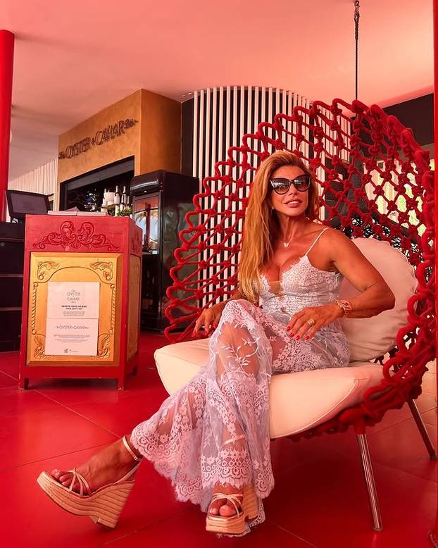 FOTO Ovako izgleda baka (55) koja je spavala s 800 frajera, a sada ljubi 20 godina mlađeg