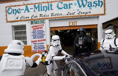 Zapovijedao im Darth Vader: Zahtjevna akcija pranja auta