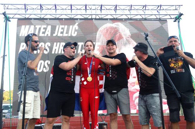 Zlatna olimpijka Matea Jelić svečano dočekana u svom Kninu