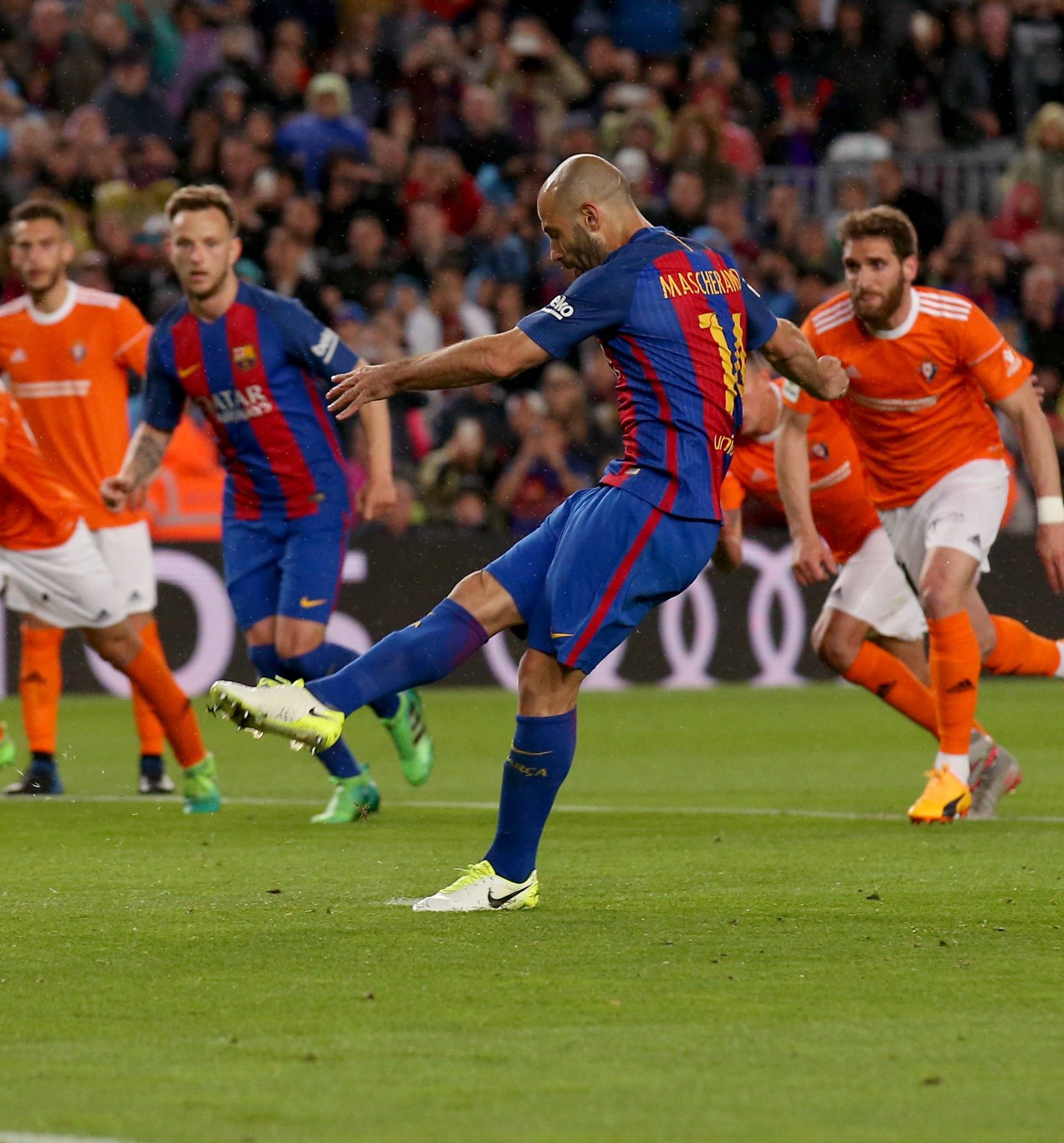 Football Soccer- Spanish La Liga Santander - Barcelona v Osasuna