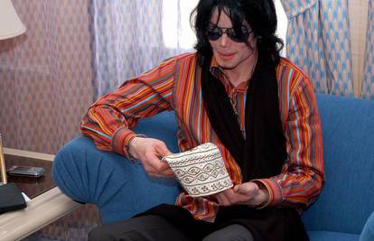 Srce Michaela Jacksona kratko je kucalo u bolnici