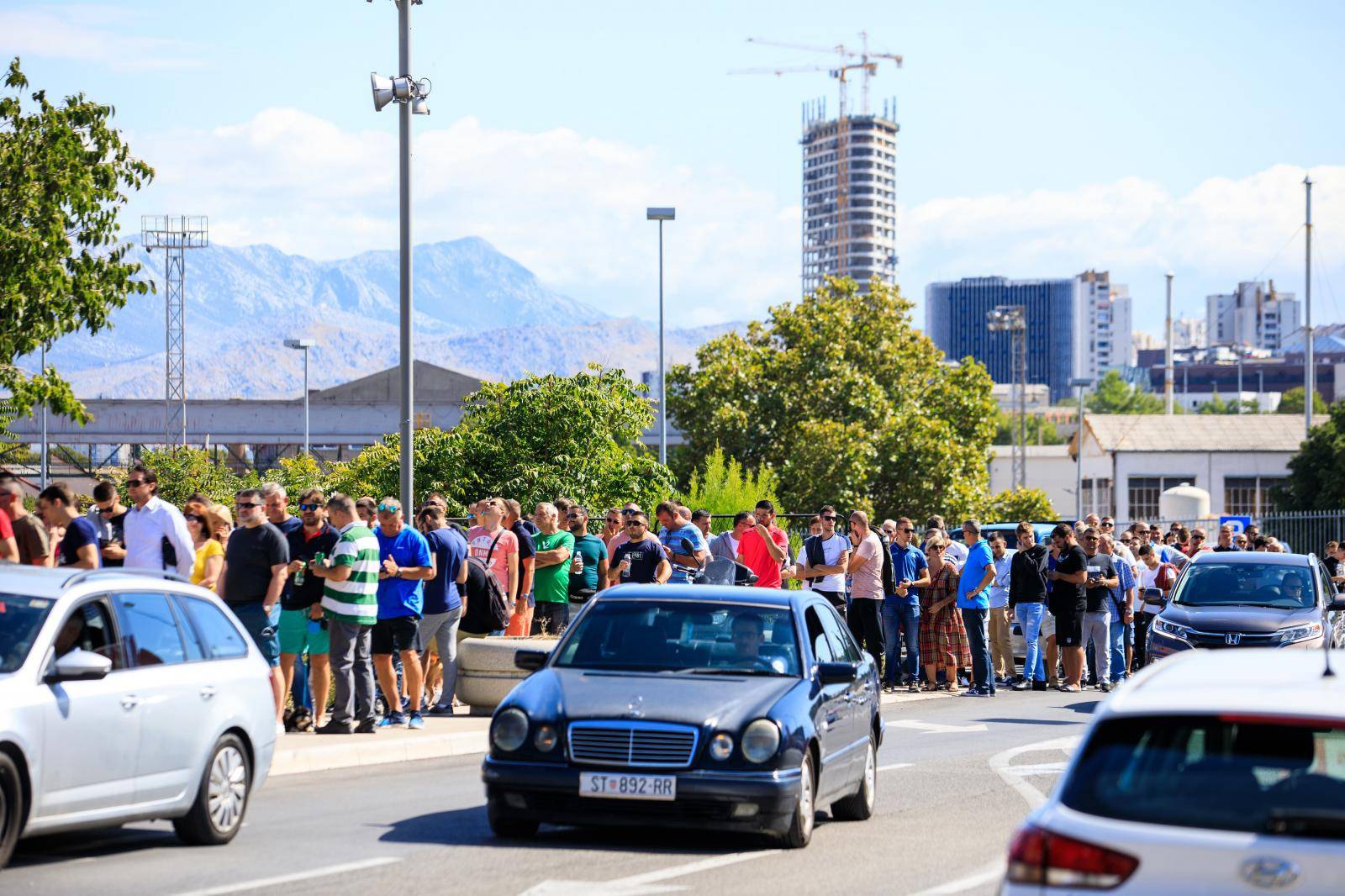 Split: PoÄela prodaja ulaznica za utakmicu Hrvatska - MaÄarska