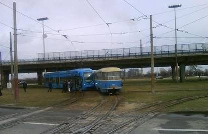 Zbog skretnice u kvaru sudarila se dva tramvaja