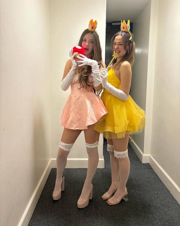 FOTO U Engleskoj pobijedio prvi AI klon misice! Jessica govori 150 jezika. Pljušte kritike...