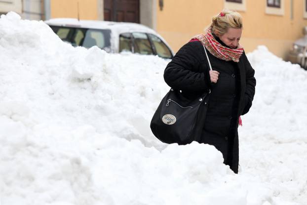Zagreb: Stanari Gornjeg grada žale se na neo?iš?ene ulice od snijega