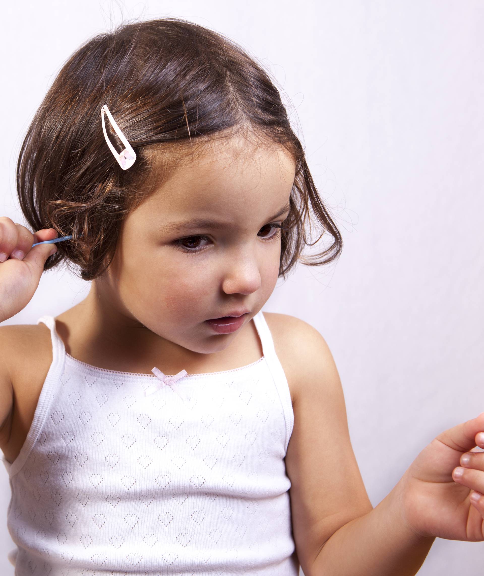 Zbog čišćenja ušiju štapićima u bolnici završi na tisuće djece
