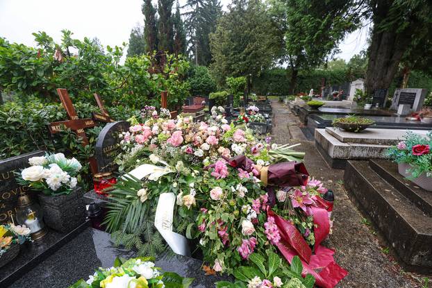 Na Mirogoju pokopana Gabi Novak, sada počiva uz Matiju, Arsena i svoju majku