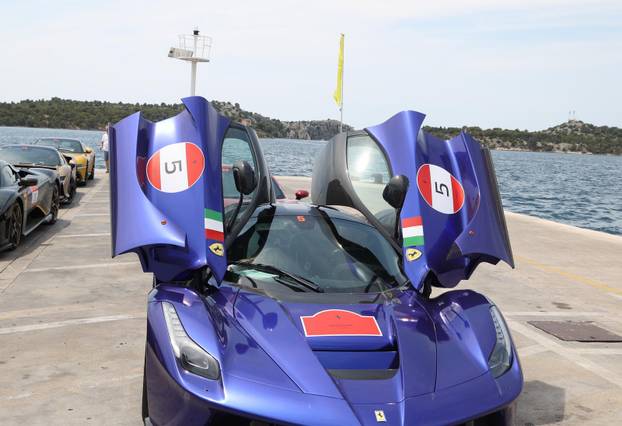 Šibenik: Turneja Ferrari Cavalcade 2026. s više od 120 Ferrarija na šibenskoj rivi