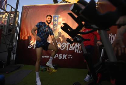 Međusobni okršaj zvijezda Vatrenih u uličnom nogometu održan je u Zagrebu
