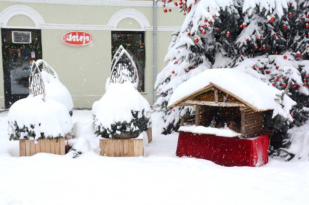 Snijeg je prekrio Sisak 