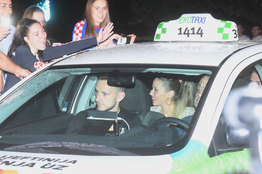 Izabel je 'izbacila' nogu, a svi su gledali i u Dalićevu suprugu