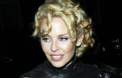 Kylie Minogue izašla vani u seksi sado-mazo odijelu