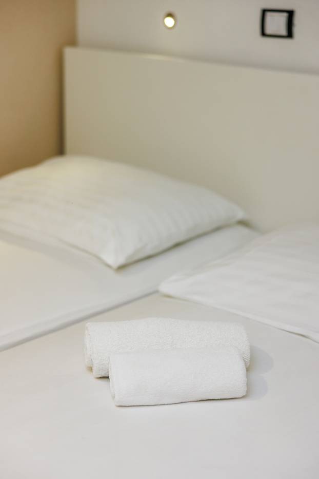 FOTO Zavirite u prvi brod-hotel u Hrvatskoj: Noćenje na ovom brodu u Rijeci ima posebnu čar