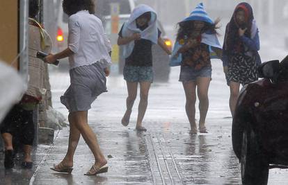 Japanu prijeti tajfun Neoguri: Evakuirat će pola milijuna ljudi