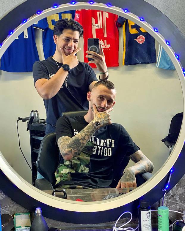 FOTO Tko je brijač 'vatrenih'? Uspio je nagovoriti Modrića na promjenu: 'Perišić? Boljelo me'