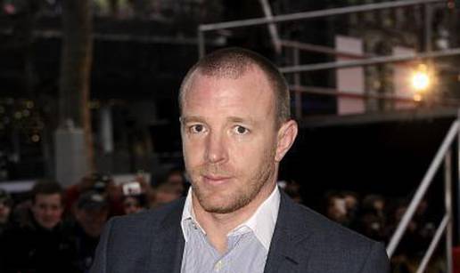 Guy Ritchie pržene ribice i krumpir naplaćuje 1000 kn