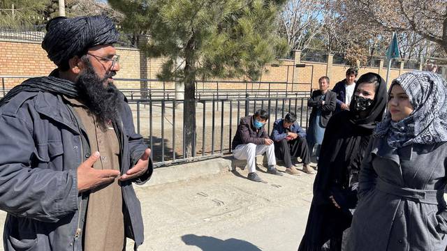 Talibani diljem Afganistana naredili  vlasnicama zatvaranje kozmetičkih i frizerskih salona