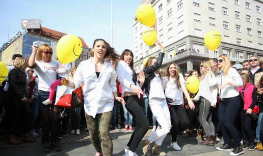 Cijeli Trg bana Josipa Jelačića zaplesao uz Pharrellov 'Happy'