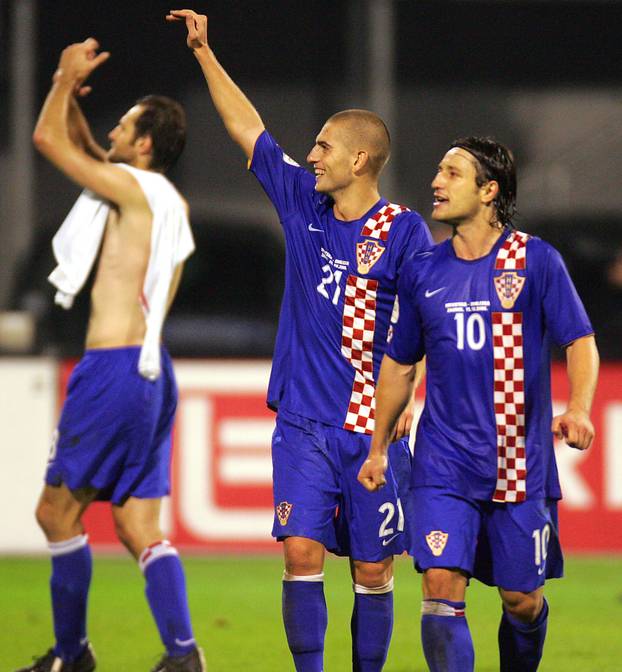 ARHIVA - 2006. Zagreb: Vatreni i "maksimirska krtica" srušili su Englesku 
