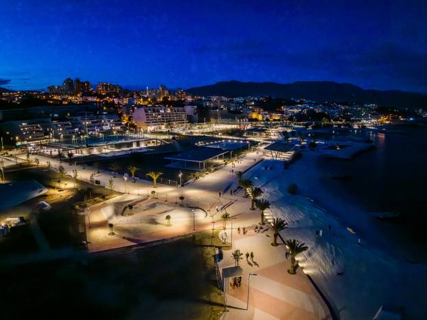 Noćne fotografije novouređenog Žnjanskog platoa